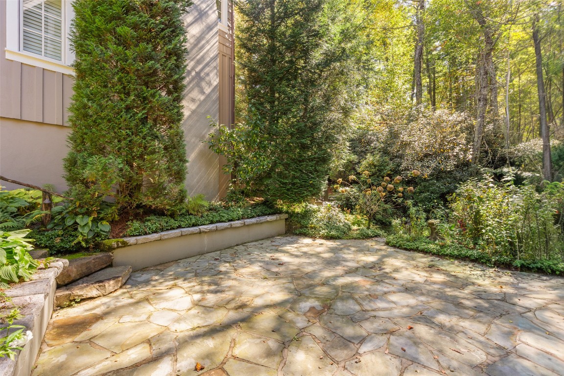 Highlands, North Carolina 28741, United States, 4 Bedrooms Bedrooms, ,5 BathroomsBathrooms,Residential,Active,221975