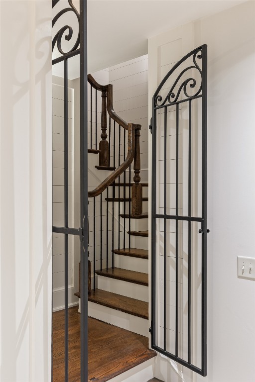 Highlands, North Carolina 28741, United States, 4 Bedrooms Bedrooms, ,5 BathroomsBathrooms,Residential,Active,221975