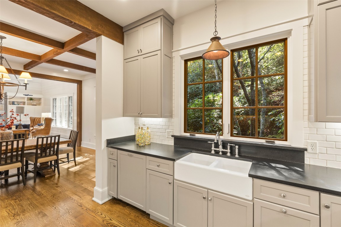 Highlands, North Carolina 28741, United States, 4 Bedrooms Bedrooms, ,5 BathroomsBathrooms,Residential,Active,221975