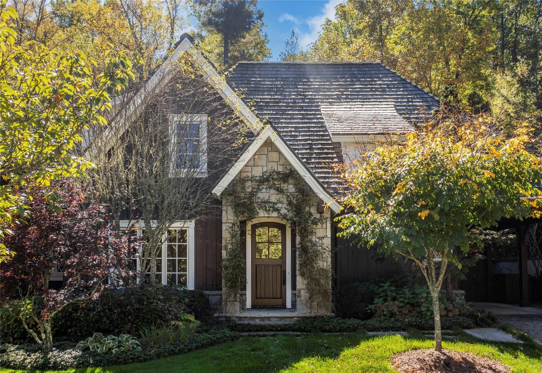 Highlands, North Carolina 28741, United States, 4 Bedrooms Bedrooms, ,5 BathroomsBathrooms,Residential,Active,221975