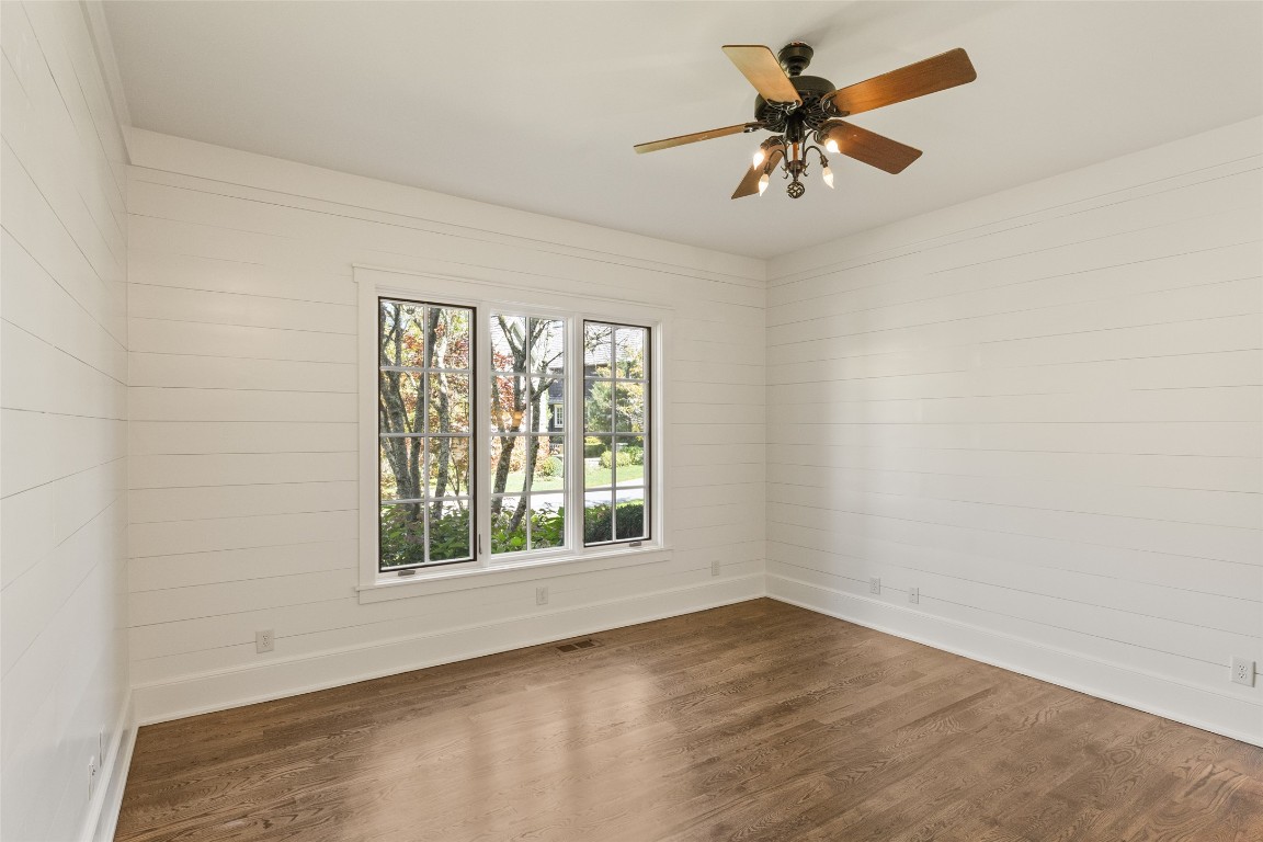 Highlands, North Carolina 28741, United States, 4 Bedrooms Bedrooms, ,5 BathroomsBathrooms,Residential,Active,221975