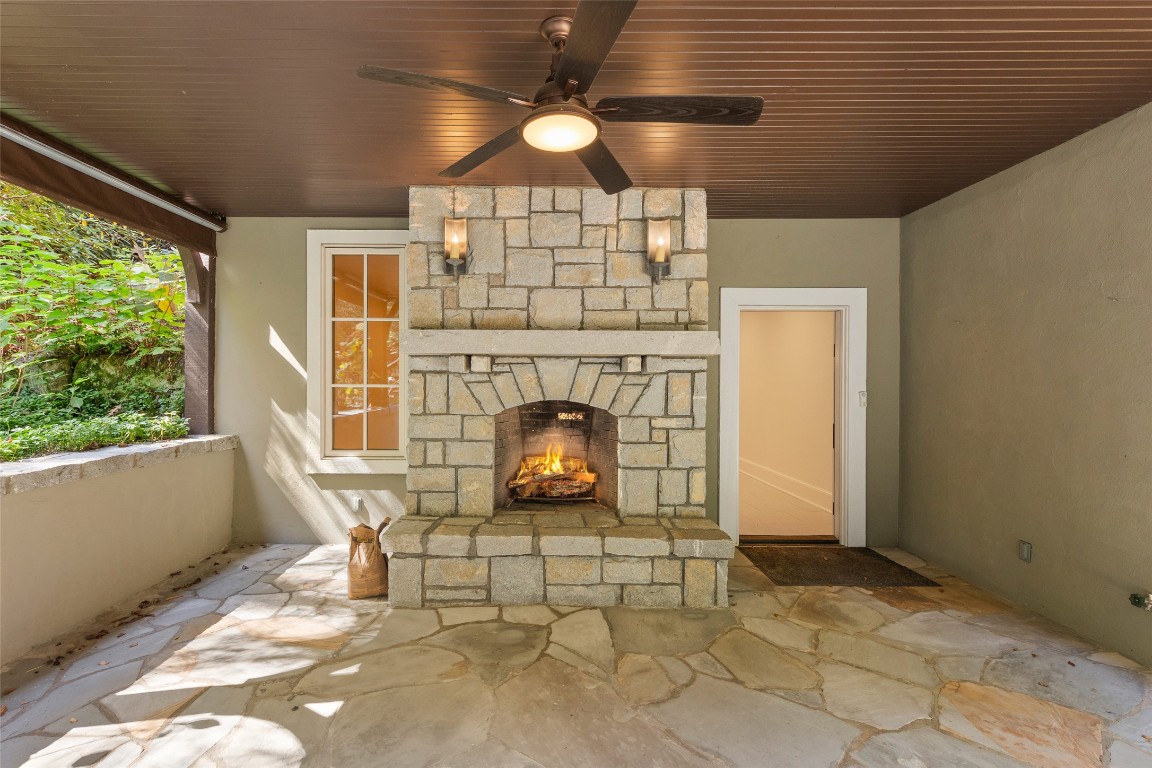 Highlands, North Carolina 28741, United States, 4 Bedrooms Bedrooms, ,5 BathroomsBathrooms,Residential,Active,221975