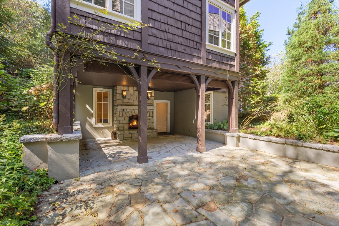 Highlands, North Carolina 28741, United States, 4 Bedrooms Bedrooms, ,5 BathroomsBathrooms,Residential,Active,221975