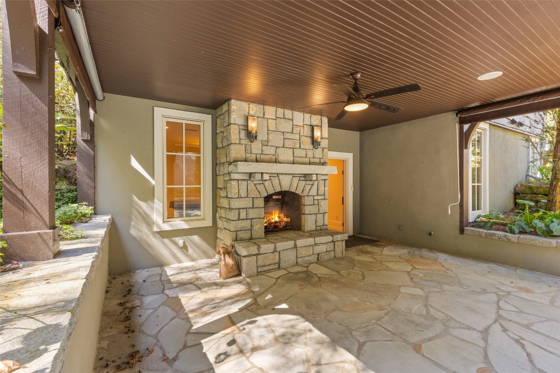 Highlands, North Carolina 28741, United States, 4 Bedrooms Bedrooms, ,5 BathroomsBathrooms,Residential,Active,221975