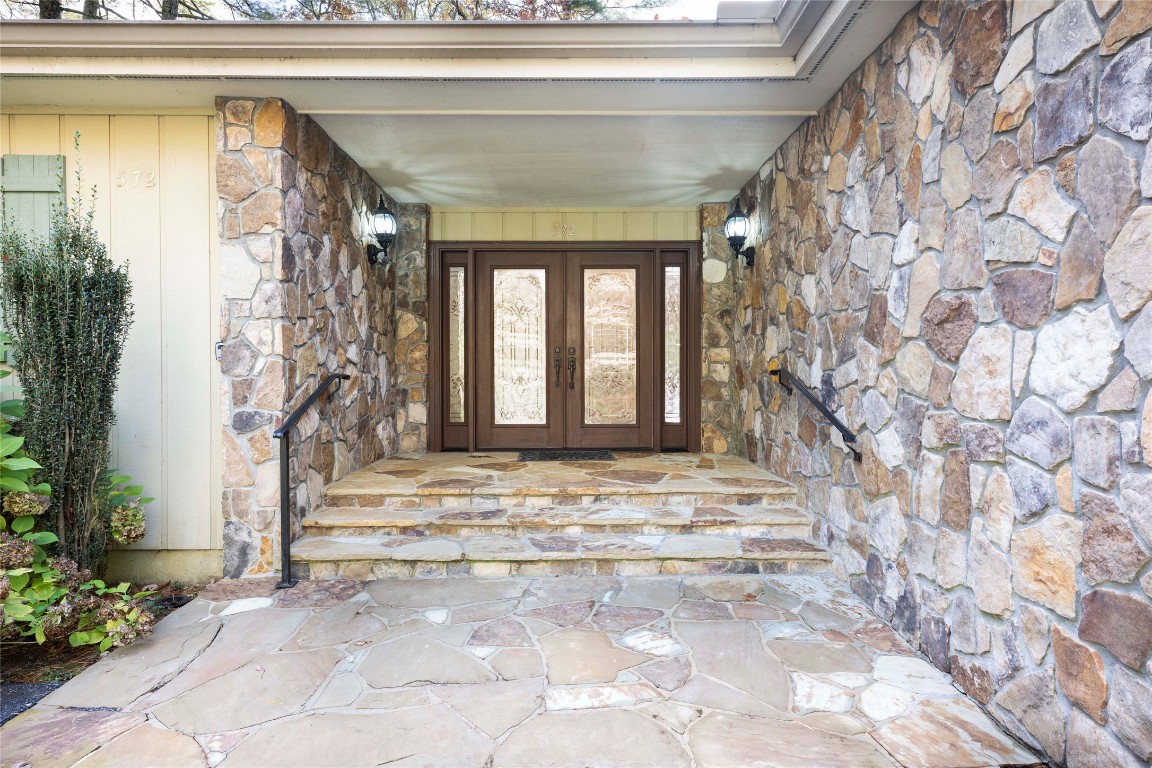572 N. East Shore Drive