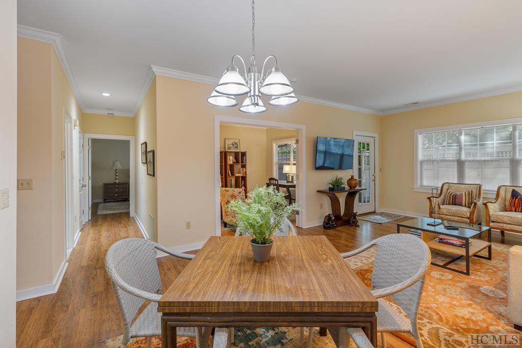 Highlands, North Carolina 28741, United States, 2 Bedrooms Bedrooms, ,2 BathroomsBathrooms,Residential,Active,50559