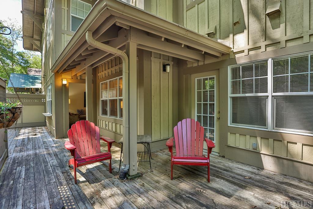 Highlands, North Carolina 28741, United States, 2 Bedrooms Bedrooms, ,2 BathroomsBathrooms,Residential,Active,50559