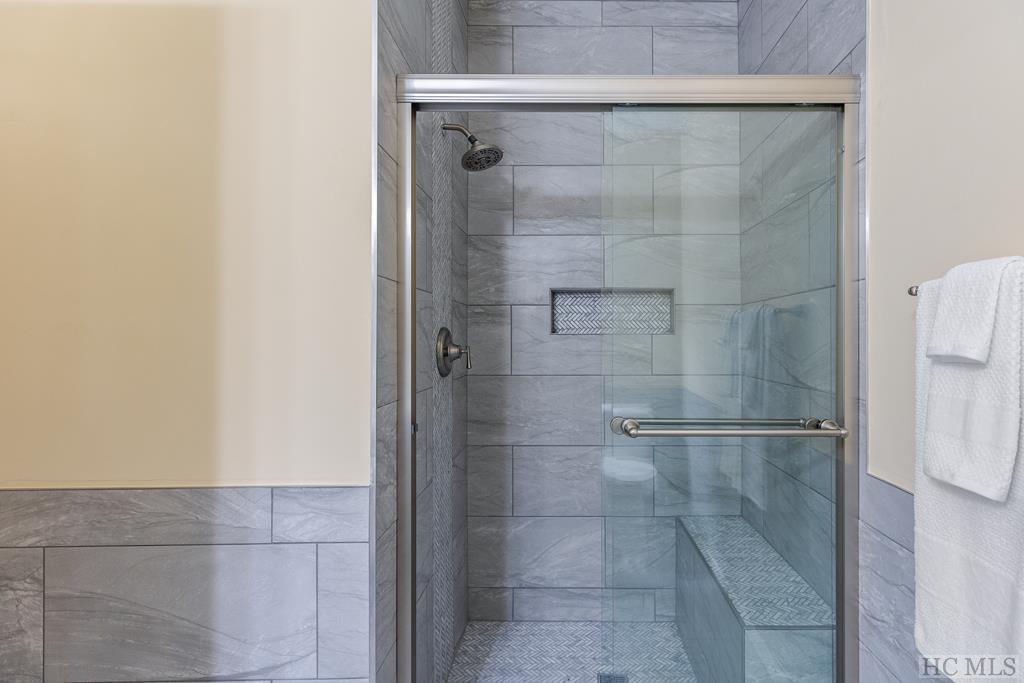 Highlands, North Carolina 28741, United States, 2 Bedrooms Bedrooms, ,2 BathroomsBathrooms,Residential,Active,50559