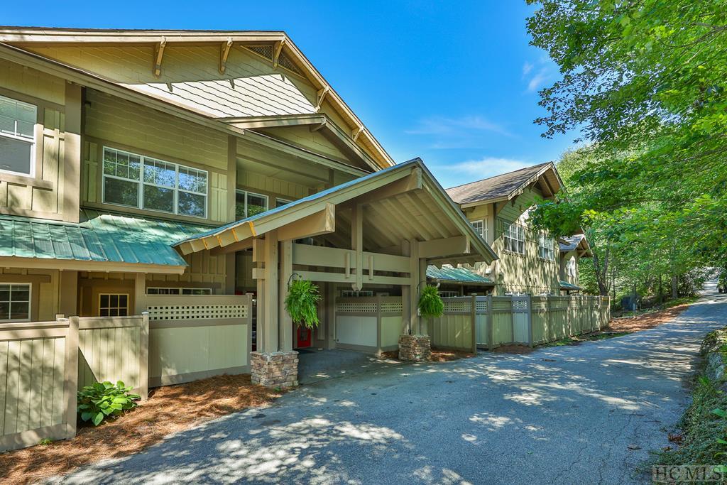 Highlands, North Carolina 28741, United States, 2 Bedrooms Bedrooms, ,2 BathroomsBathrooms,Residential,Active,50559