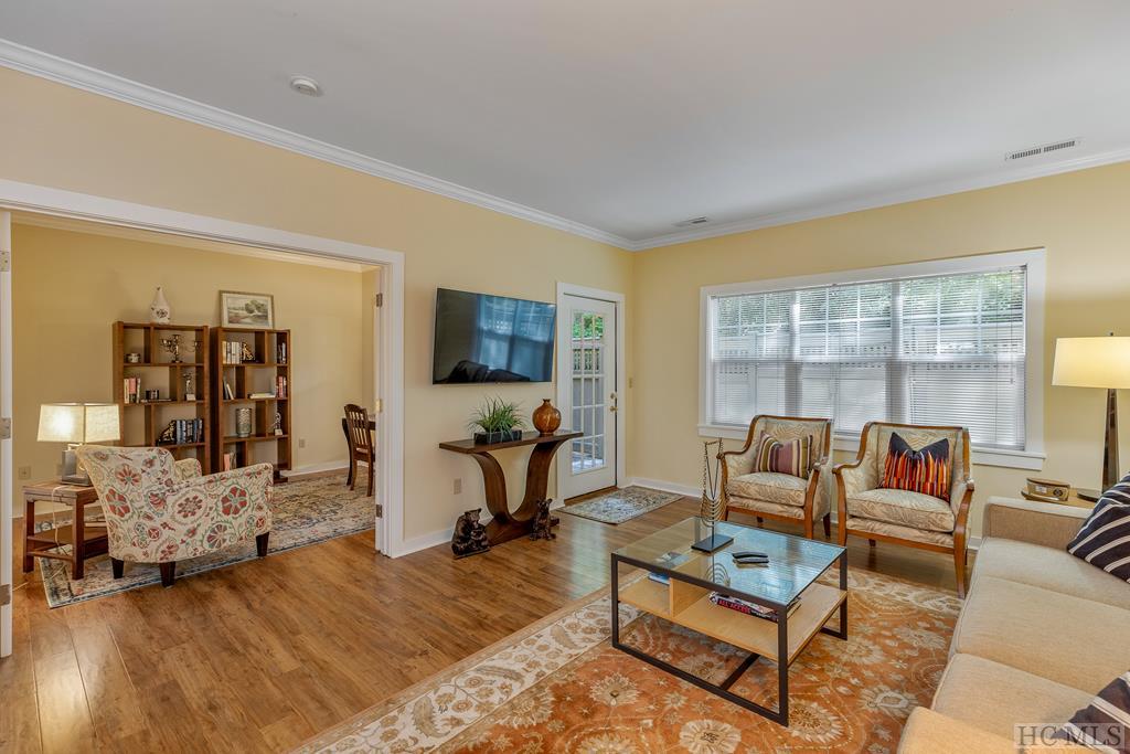 Highlands, North Carolina 28741, United States, 2 Bedrooms Bedrooms, ,2 BathroomsBathrooms,Residential,Active,50559