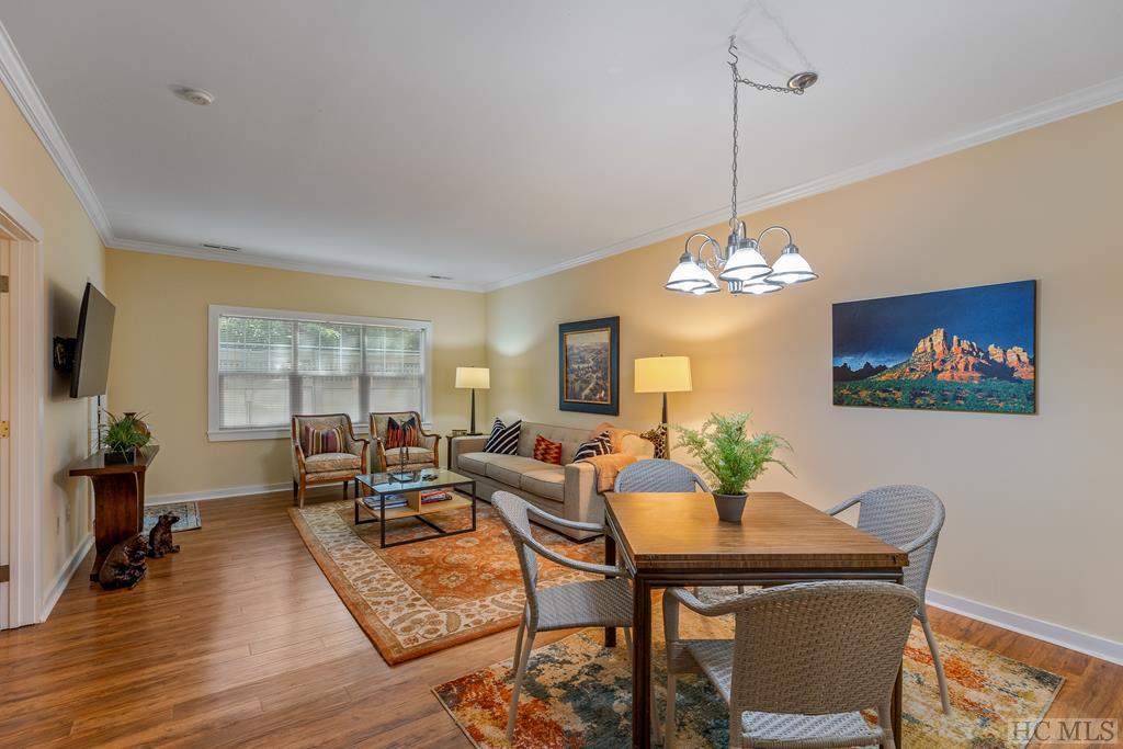 Highlands, North Carolina 28741, United States, 2 Bedrooms Bedrooms, ,2 BathroomsBathrooms,Residential,Active,50559