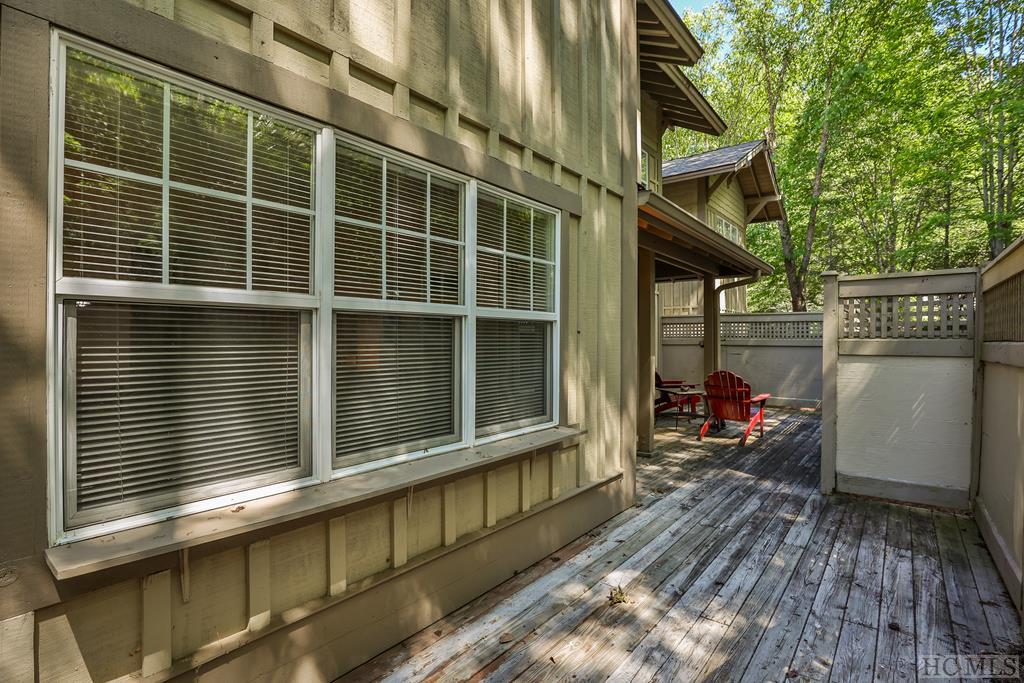 Highlands, North Carolina 28741, United States, 2 Bedrooms Bedrooms, ,2 BathroomsBathrooms,Residential,Active,50559