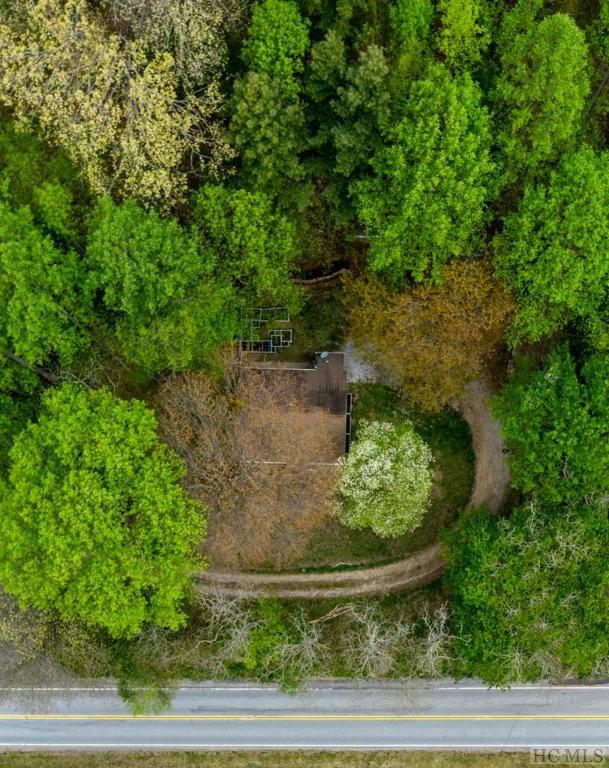 Scaly Mountain, North Carolina 28775, United States, 2 Bedrooms Bedrooms, ,1 BathroomBathrooms,Residential,Active,72876