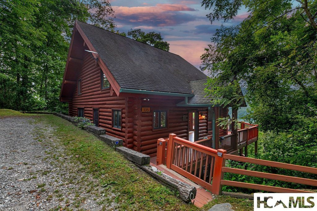 135 Ridgetop Drive
