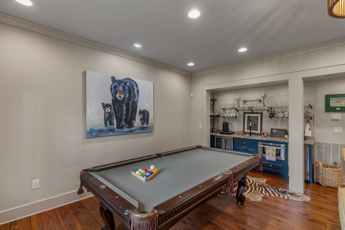 Highlands, North Carolina 28741, United States, 4 Bedrooms Bedrooms, ,5 BathroomsBathrooms,Residential,Pending,215978