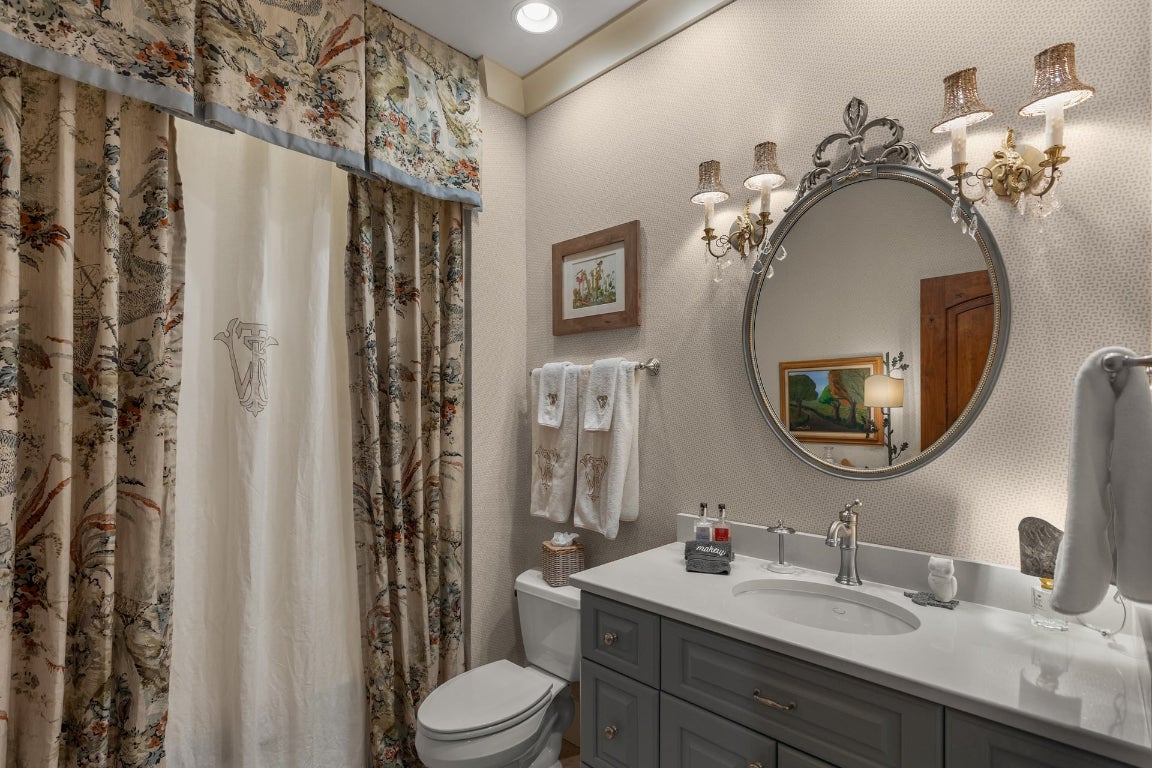 Highlands, North Carolina 28741, United States, 4 Bedrooms Bedrooms, ,5 BathroomsBathrooms,Residential,Pending,215978