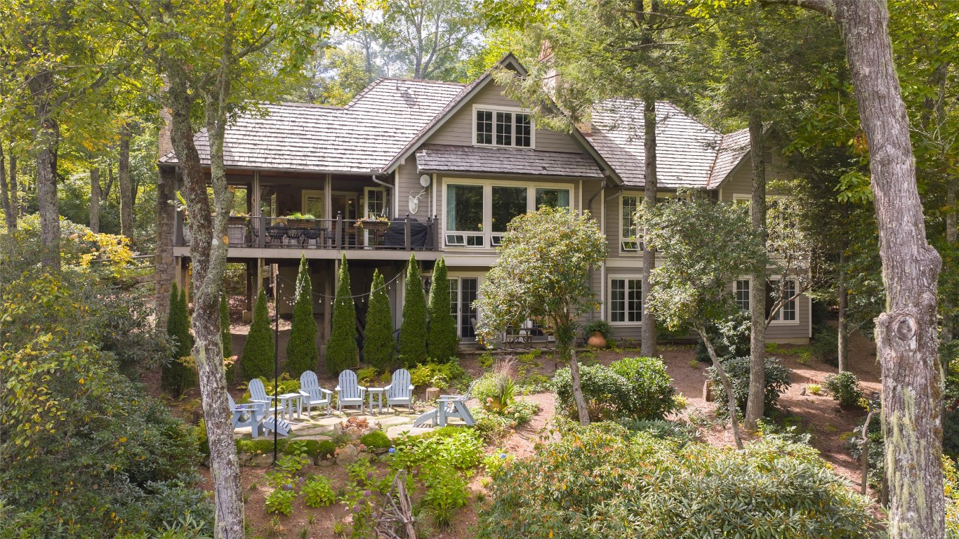 Highlands, North Carolina 28741, United States, 4 Bedrooms Bedrooms, ,5 BathroomsBathrooms,Residential,Pending,215978