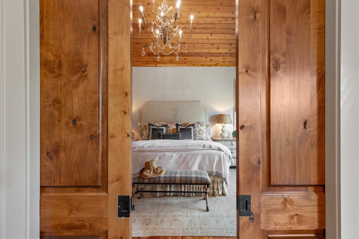 Highlands, North Carolina 28741, United States, 4 Bedrooms Bedrooms, ,5 BathroomsBathrooms,Residential,Pending,215978