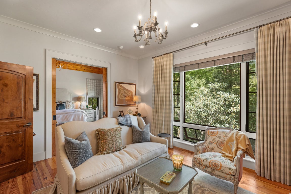 Highlands, North Carolina 28741, United States, 4 Bedrooms Bedrooms, ,5 BathroomsBathrooms,Residential,Pending,215978