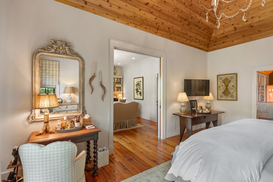 Highlands, North Carolina 28741, United States, 4 Bedrooms Bedrooms, ,5 BathroomsBathrooms,Residential,Pending,215978