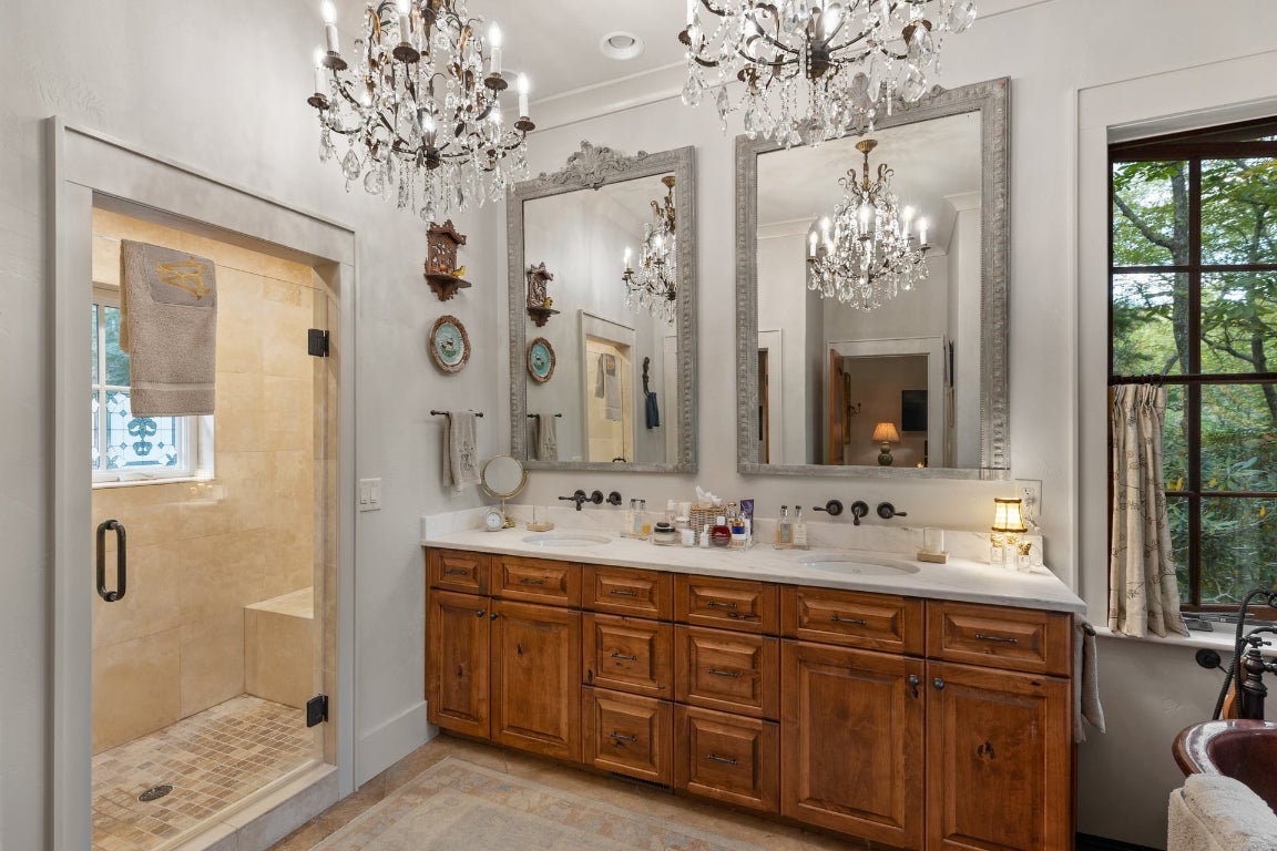 Highlands, North Carolina 28741, United States, 4 Bedrooms Bedrooms, ,5 BathroomsBathrooms,Residential,Pending,215978