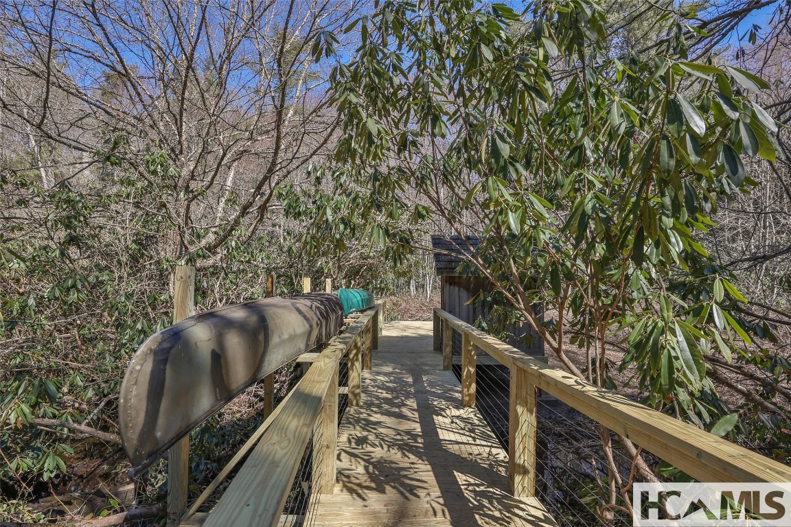 Highlands, North Carolina 28741, United States, 5 Bedrooms Bedrooms, ,6 BathroomsBathrooms,Residential,Active,164645