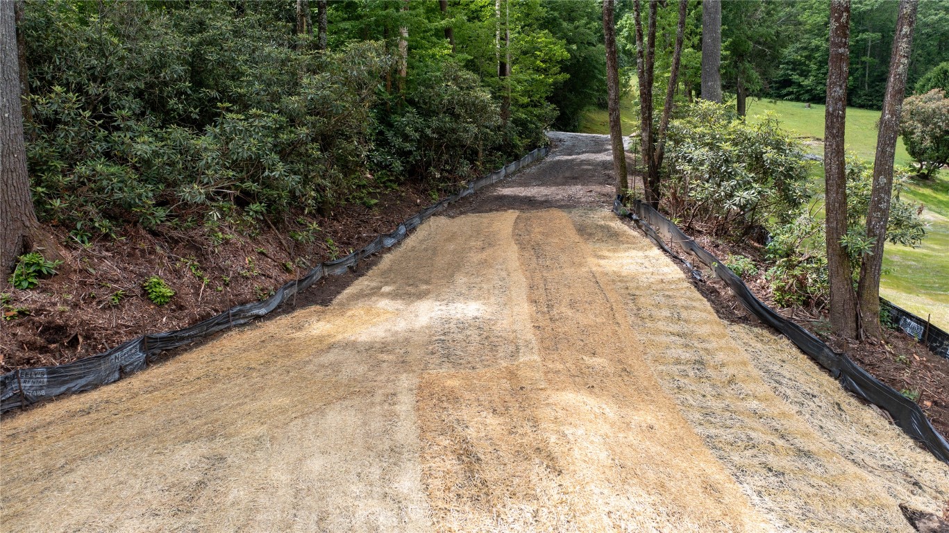 Highlands, North Carolina 28741, United States, 3 Bedrooms Bedrooms, ,4 BathroomsBathrooms,Residential,Active,157067