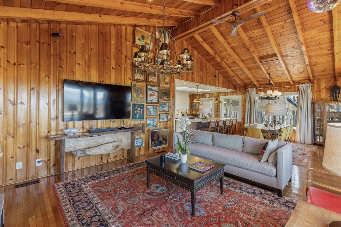 Highlands, North Carolina 28741, United States, 3 Bedrooms Bedrooms, ,2 BathroomsBathrooms,Residential,Active,97716