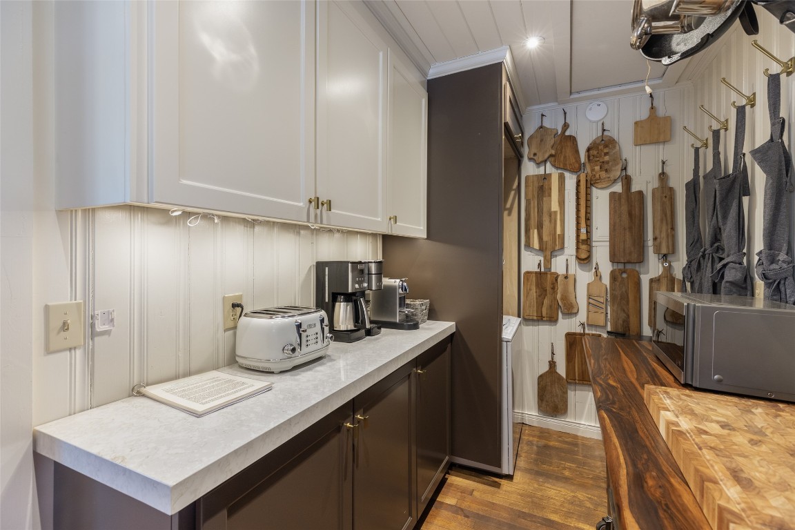 Highlands, North Carolina 28741, United States, 3 Bedrooms Bedrooms, ,2 BathroomsBathrooms,Residential,Active,97716