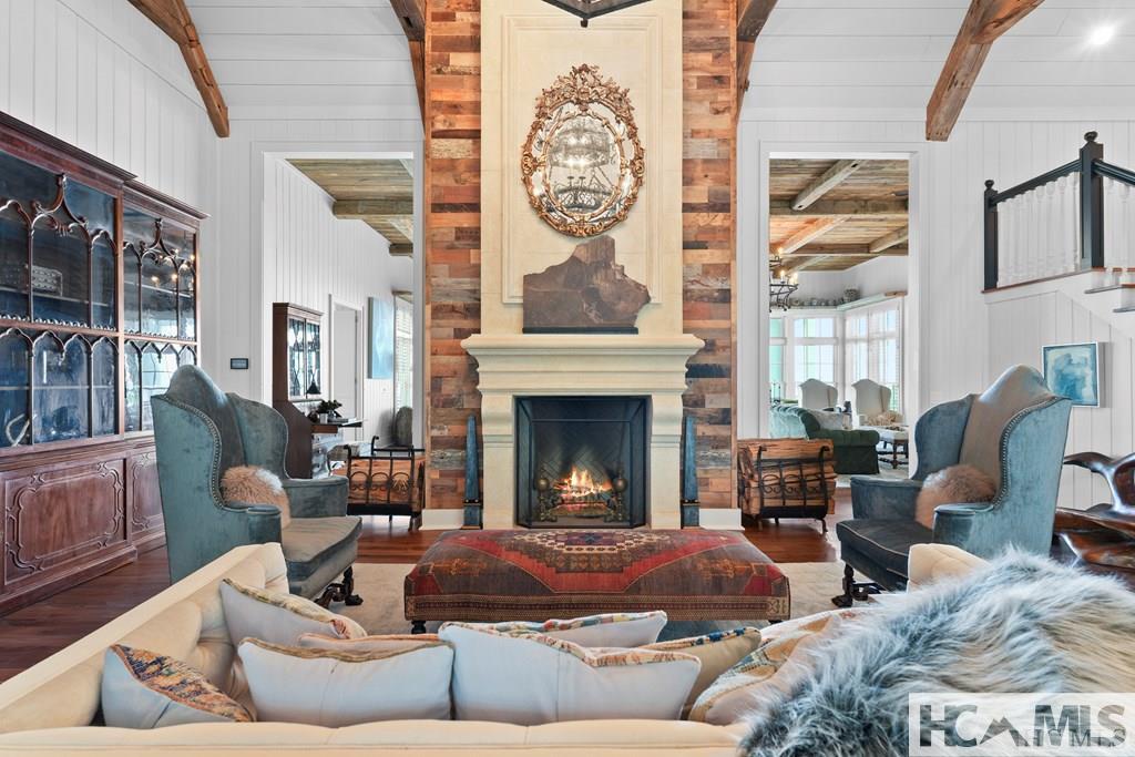 2808 Big Sheepcliff Road