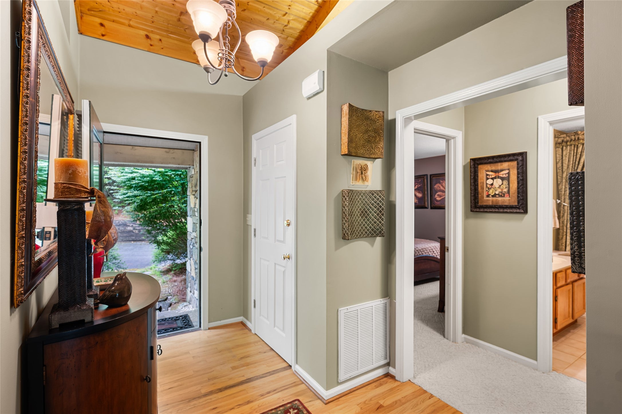 560 Toxaway Court