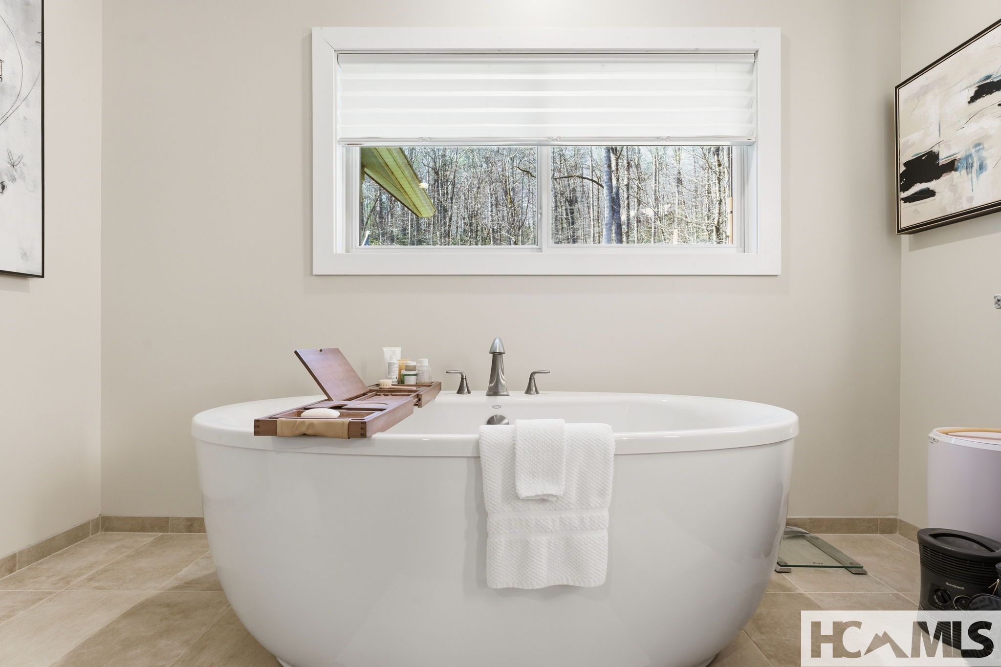 Highlands, North Carolina, 28741, United States, 4 Bedrooms Bedrooms, ,4 BathroomsBathrooms,Residential,Active,2032422
