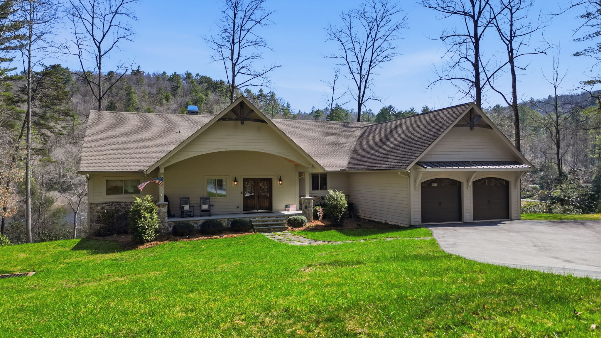 Highlands, North Carolina, 28741, United States, 4 Bedrooms Bedrooms, ,4 BathroomsBathrooms,Residential,Active,2032422