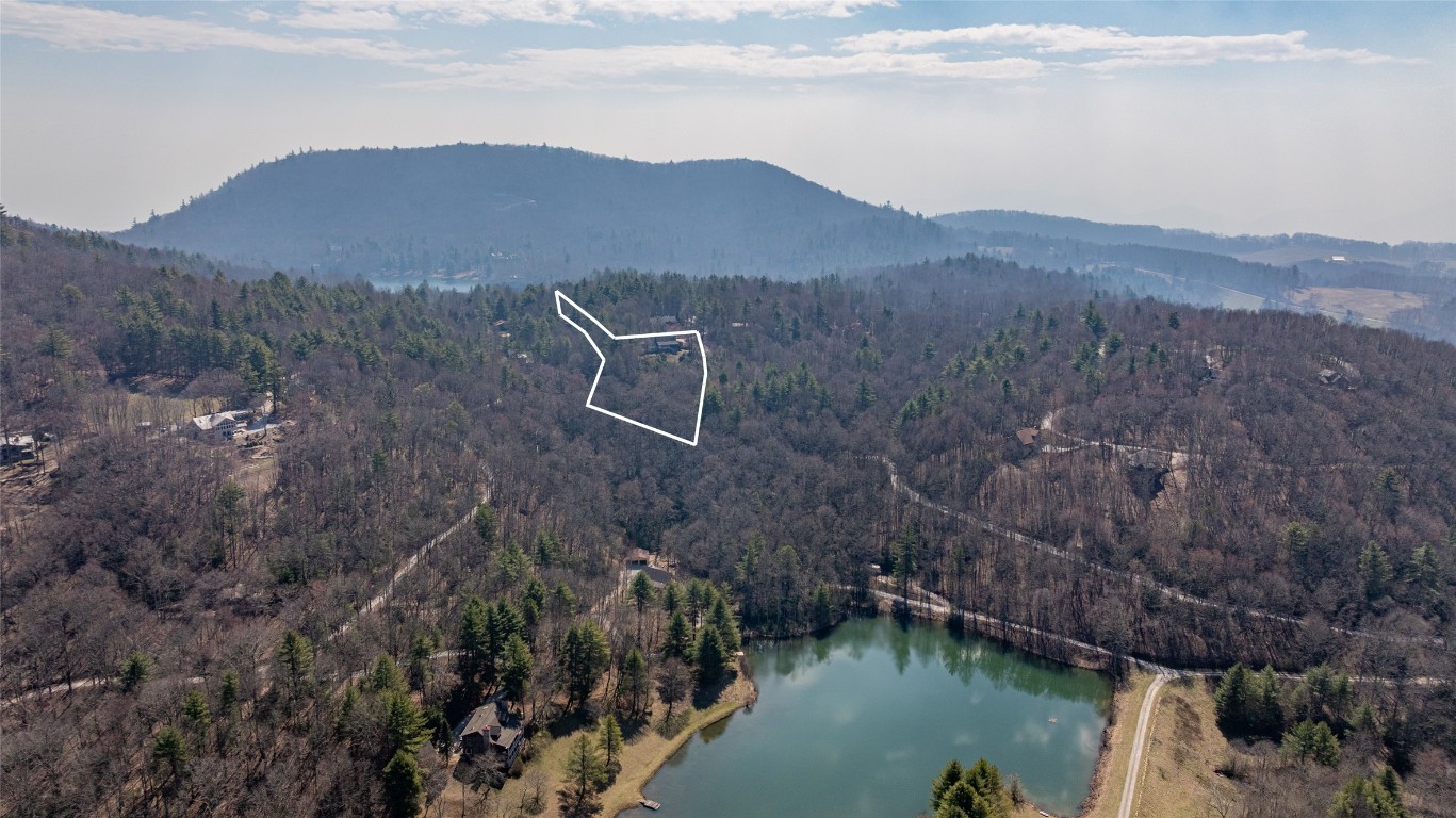 Scaly Mountain, North Carolina 28775, United States, 3 Bedrooms Bedrooms, ,4 BathroomsBathrooms,Residential,Active,98179