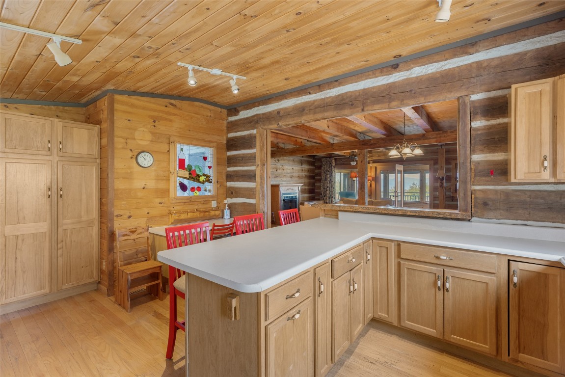 Scaly Mountain, North Carolina 28775, United States, 3 Bedrooms Bedrooms, ,4 BathroomsBathrooms,Residential,Active,98179