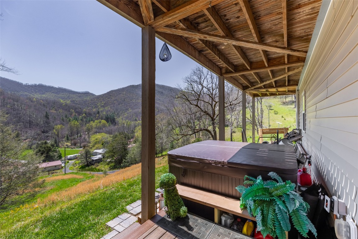 Cullowhee, North Carolina 28723, United States, 3 Bedrooms Bedrooms, ,3 BathroomsBathrooms,Residential,Active,109957