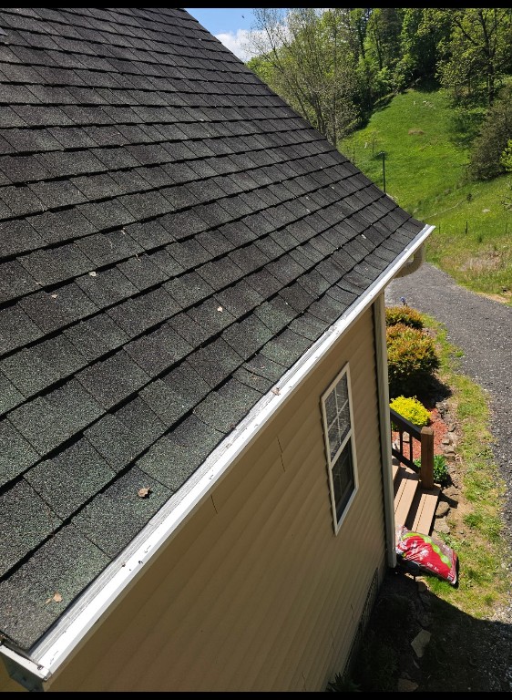 Cullowhee, North Carolina 28723, United States, 3 Bedrooms Bedrooms, ,3 BathroomsBathrooms,Residential,Active,109957