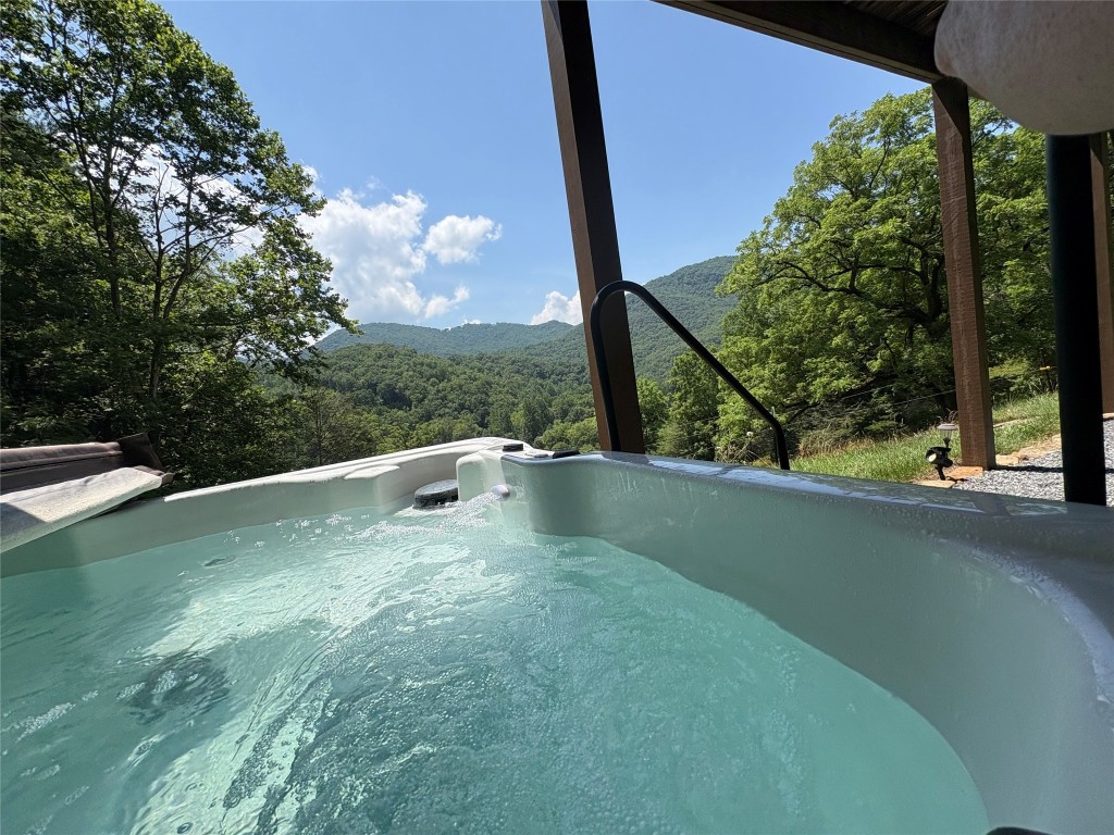 Cullowhee, North Carolina 28723, United States, 3 Bedrooms Bedrooms, ,3 BathroomsBathrooms,Residential,Active,109957