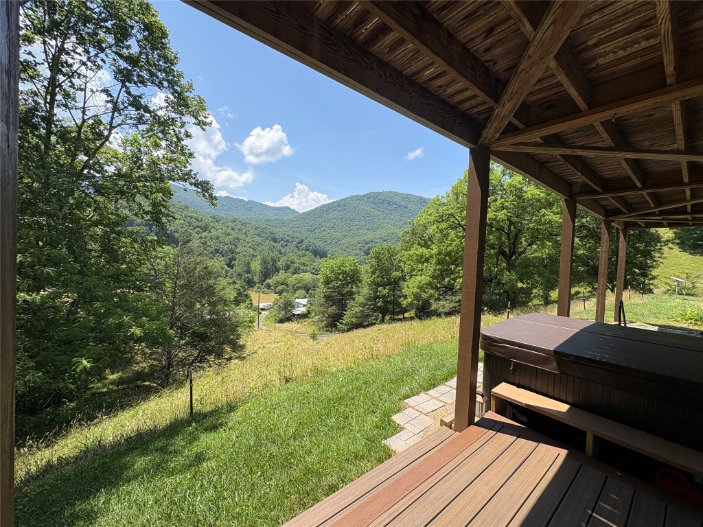 Cullowhee, North Carolina 28723, United States, 3 Bedrooms Bedrooms, ,3 BathroomsBathrooms,Residential,Active,109957