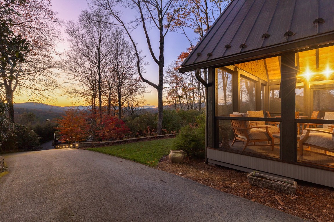 Highlands, North Carolina 28741, United States, 3 Bedrooms Bedrooms, ,4 BathroomsBathrooms,Residential,Active,237891