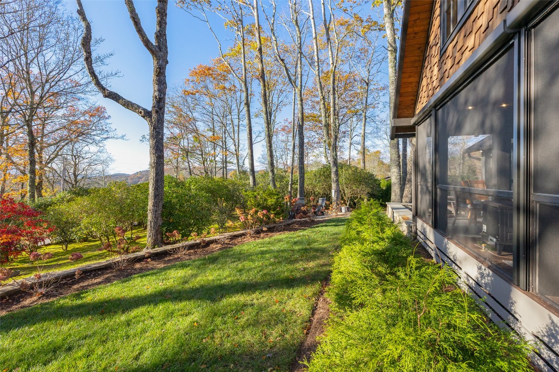 Highlands, North Carolina 28741, United States, 3 Bedrooms Bedrooms, ,4 BathroomsBathrooms,Residential,Active,237891