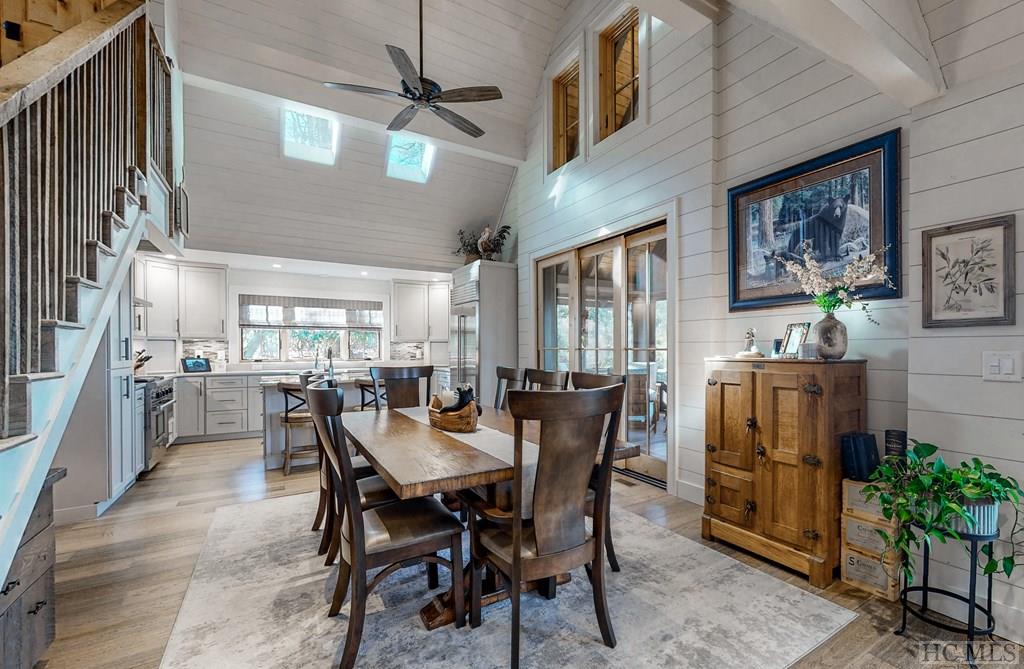 Highlands, North Carolina 28741, United States, 3 Bedrooms Bedrooms, ,4 BathroomsBathrooms,Residential,Active,237891