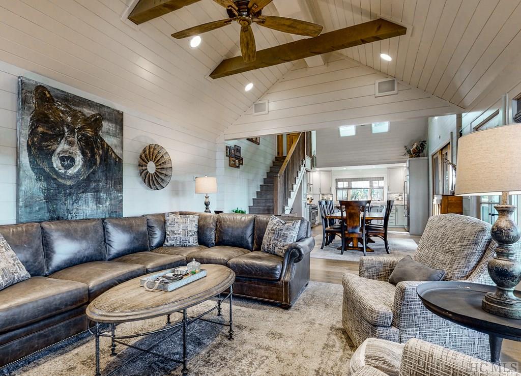 Highlands, North Carolina 28741, United States, 3 Bedrooms Bedrooms, ,4 BathroomsBathrooms,Residential,Active,237891