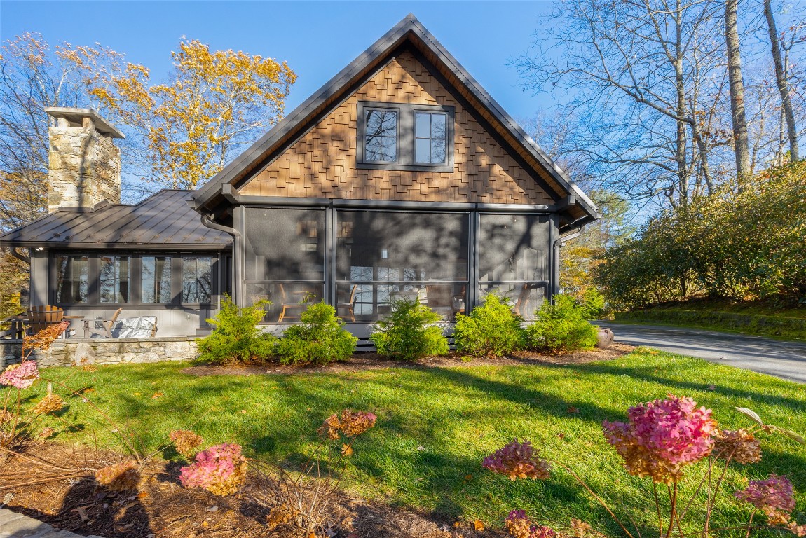 Highlands, North Carolina 28741, United States, 3 Bedrooms Bedrooms, ,4 BathroomsBathrooms,Residential,Active,237891