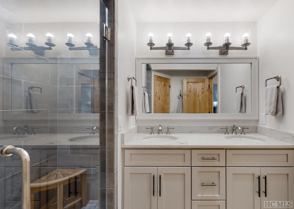 Highlands, North Carolina 28741, United States, 3 Bedrooms Bedrooms, ,4 BathroomsBathrooms,Residential,Active,237891