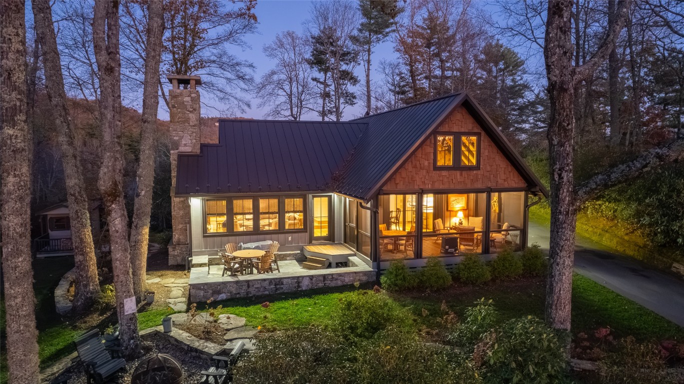 Highlands, North Carolina 28741, United States, 3 Bedrooms Bedrooms, ,4 BathroomsBathrooms,Residential,Active,237891