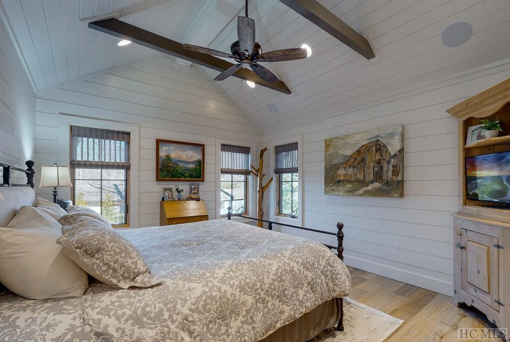 Highlands, North Carolina 28741, United States, 3 Bedrooms Bedrooms, ,4 BathroomsBathrooms,Residential,Active,237891