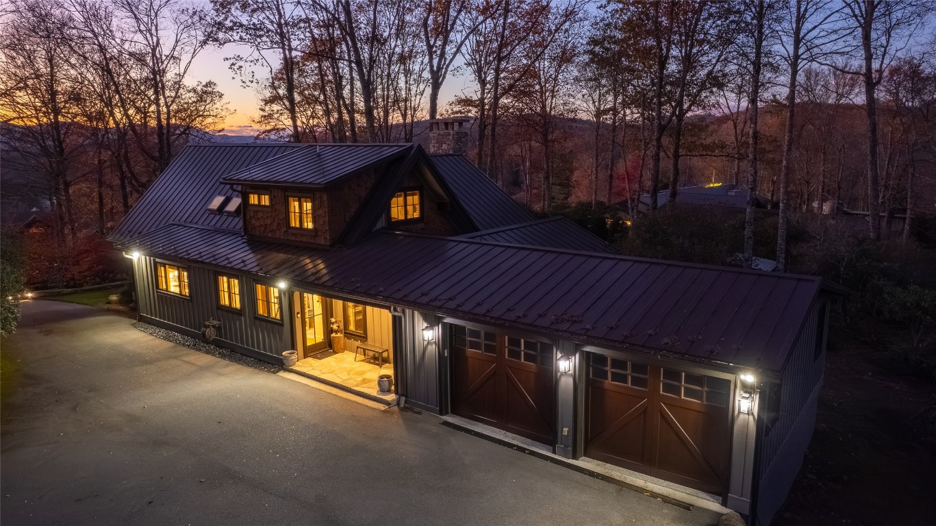 Highlands, North Carolina 28741, United States, 3 Bedrooms Bedrooms, ,4 BathroomsBathrooms,Residential,Active,237891