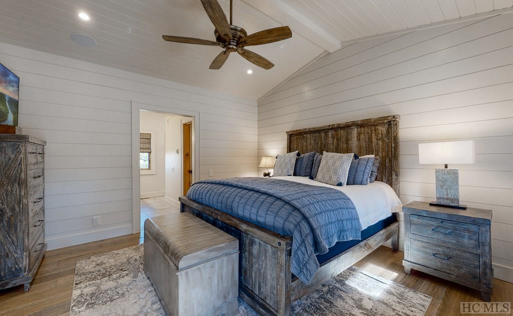 Highlands, North Carolina 28741, United States, 3 Bedrooms Bedrooms, ,4 BathroomsBathrooms,Residential,Active,237891