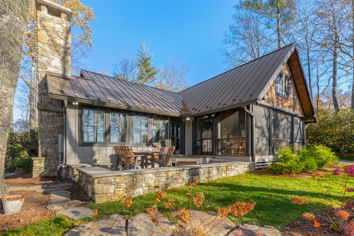 Highlands, North Carolina 28741, United States, 3 Bedrooms Bedrooms, ,4 BathroomsBathrooms,Residential,Active,237891